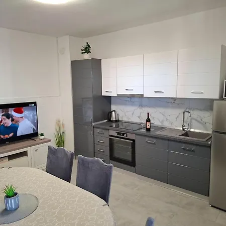 Tomislav Apartment Vrsi
