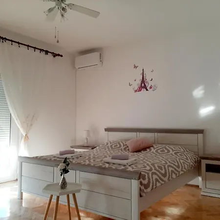 Apartment Tomislav *